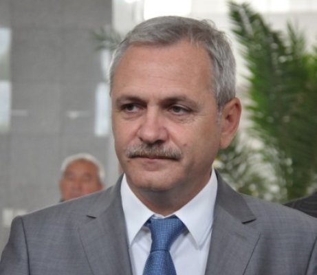 Dragnea apără primarii fără şcoală